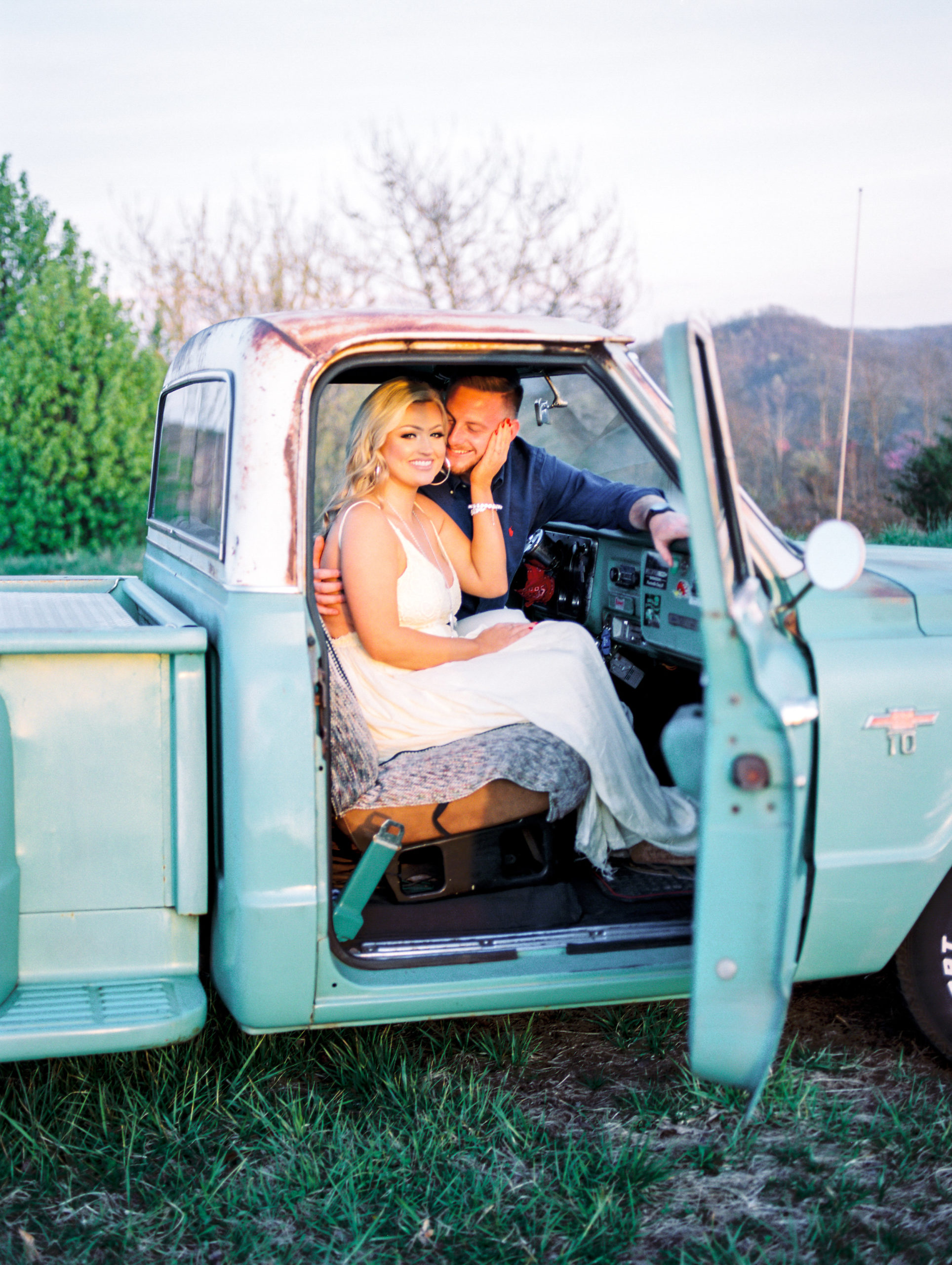 lexington-wedding-photographer-vintage-truck