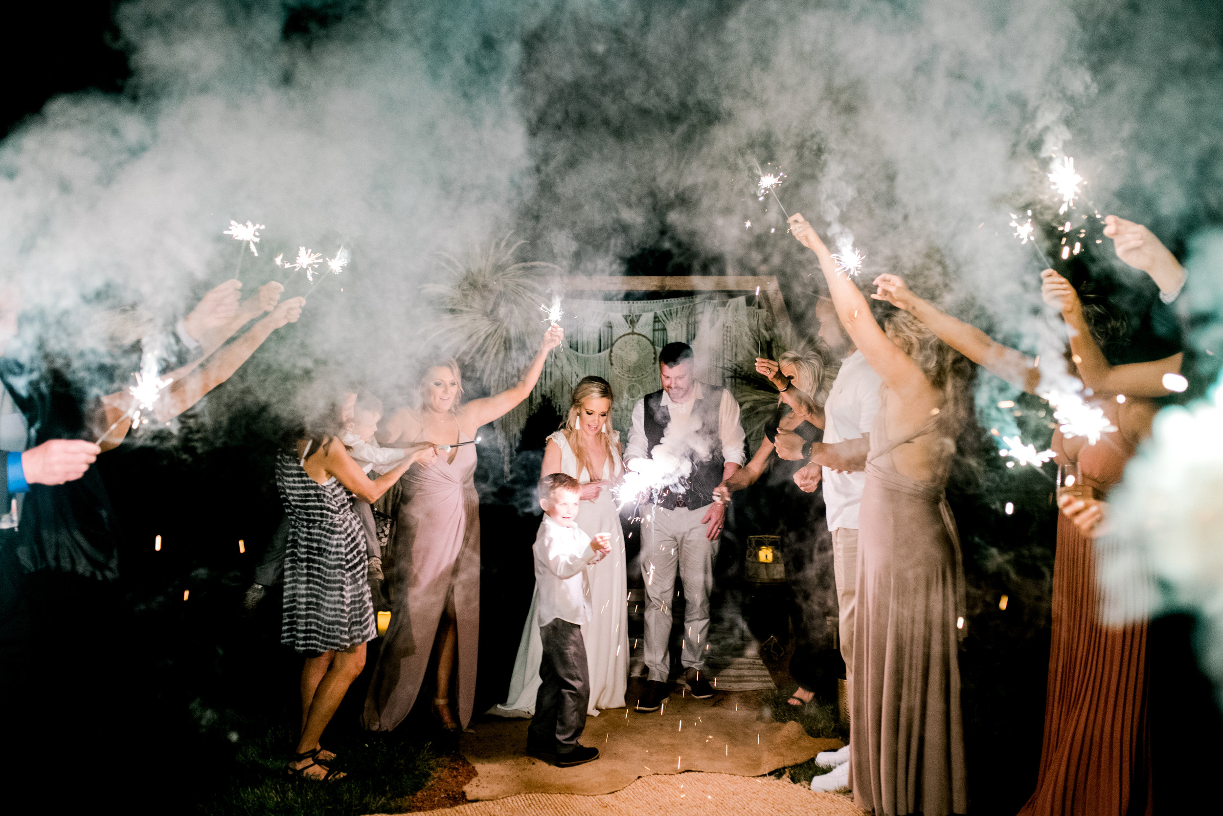 kentucky-wedding-photographer-sparkler-exit