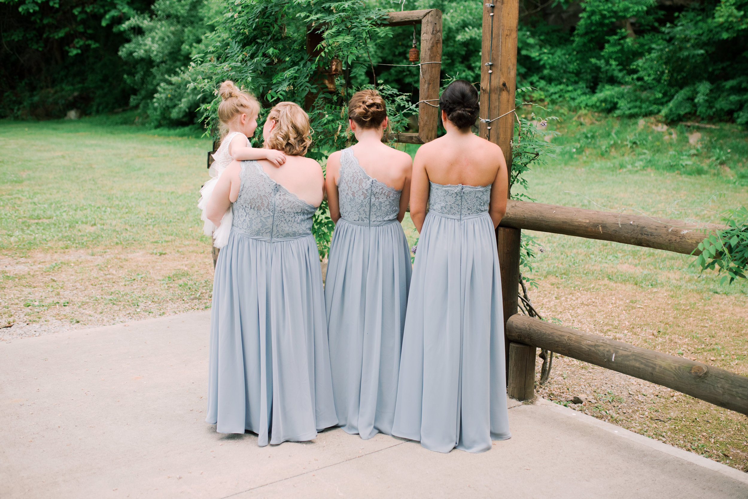 lexington-wedding-photographer-bridesmaids
