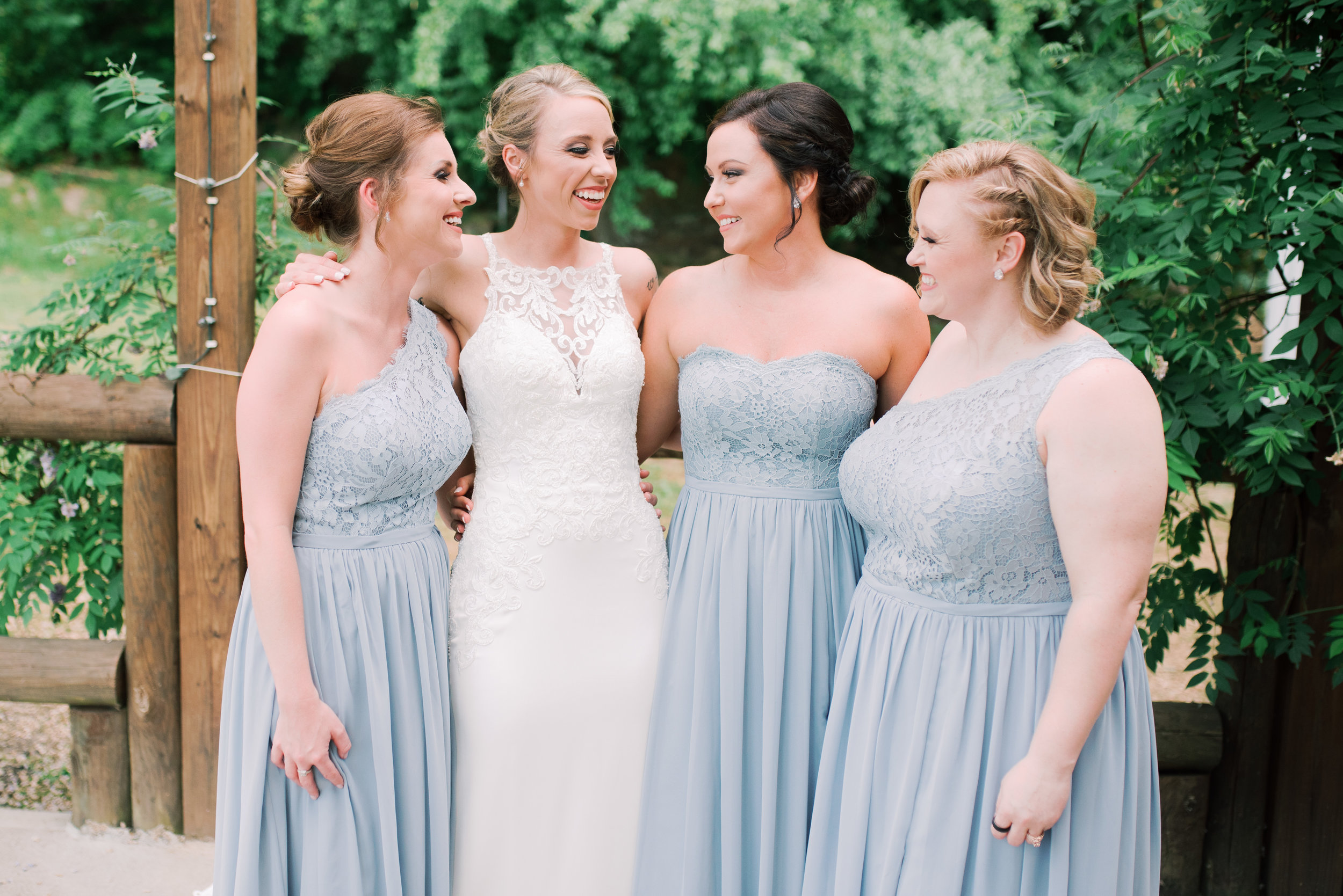 lexington-wedding-photographer-bridesmaids-dresses