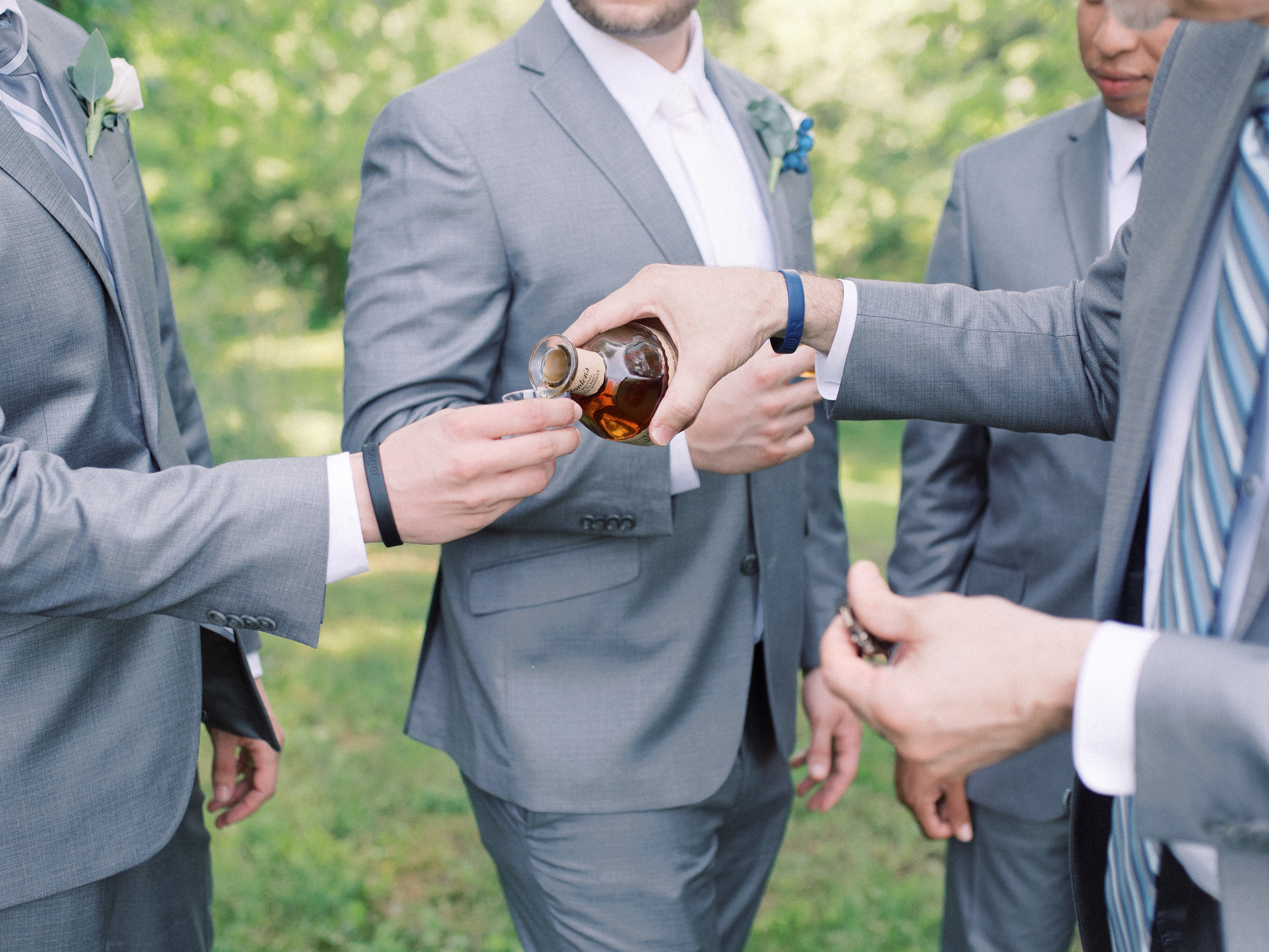 lexington-wedding-photographer-bourbon-groom